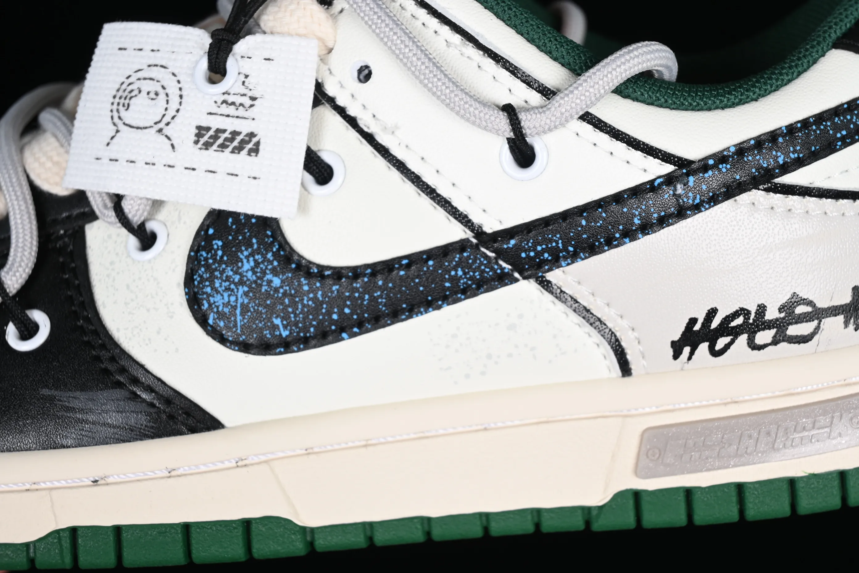 All Categories Nk SB Dunk Series Nk SB Dunk Low Low-top sneakers Nk Dunk Low "Miami Hurricanes" Space Exploration Star Trek Customized version of deconstructed straps retro distressed low-top sneakers DD1391-300